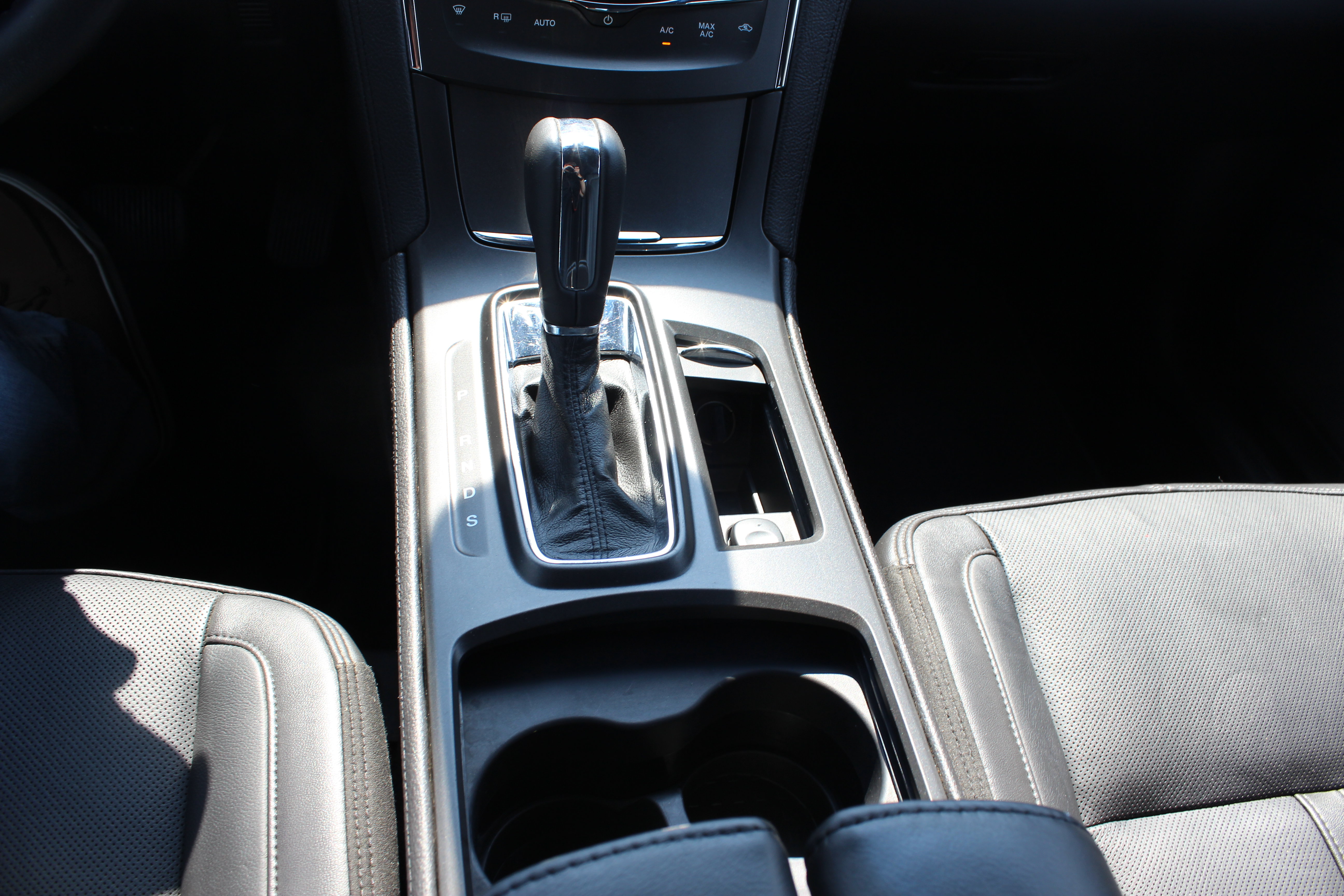 Used 2013 Lincoln MKS FWD image 10
