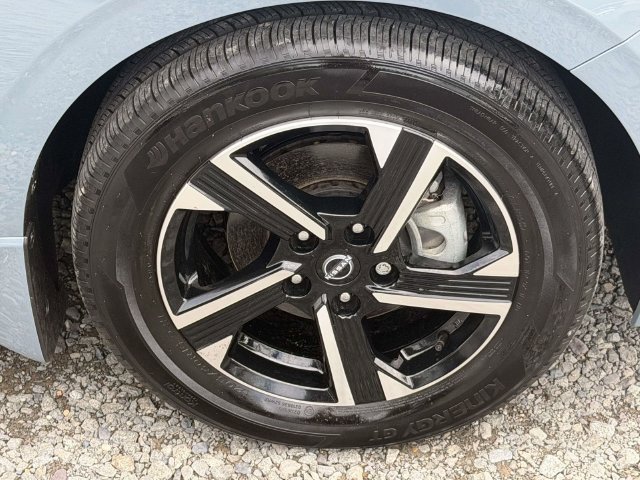 Used 2025 Nissan Sentra SV FWD image 8