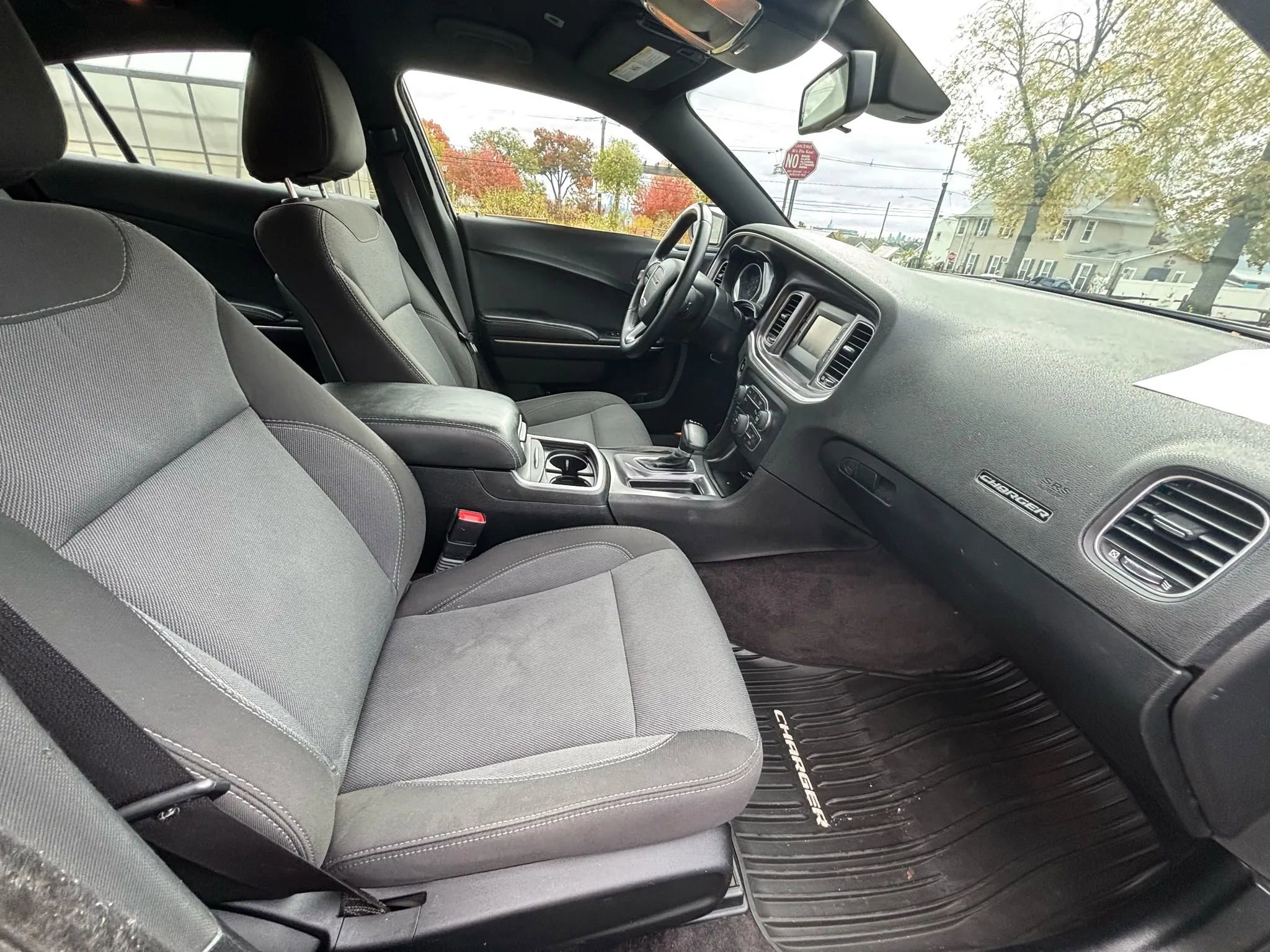 Used 2017 Dodge Charger SE w/ Popular Equipment Group image 23