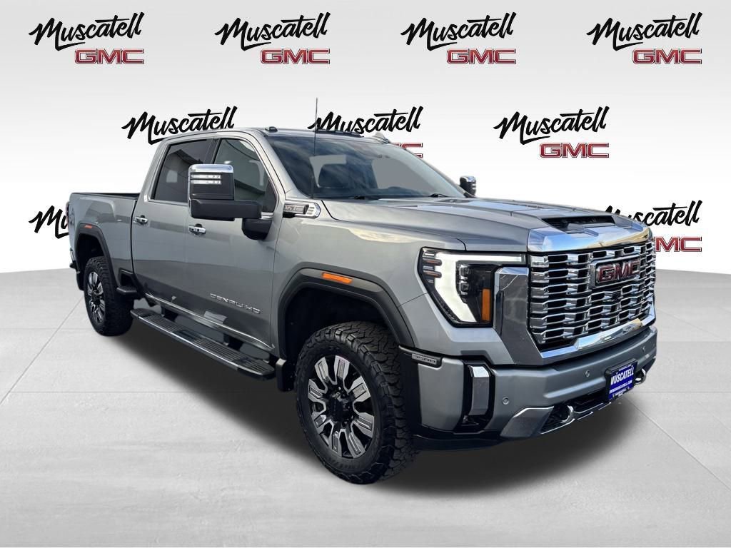 Used 2024 GMC Sierra 3500 Denali w/ Technology Package image 3