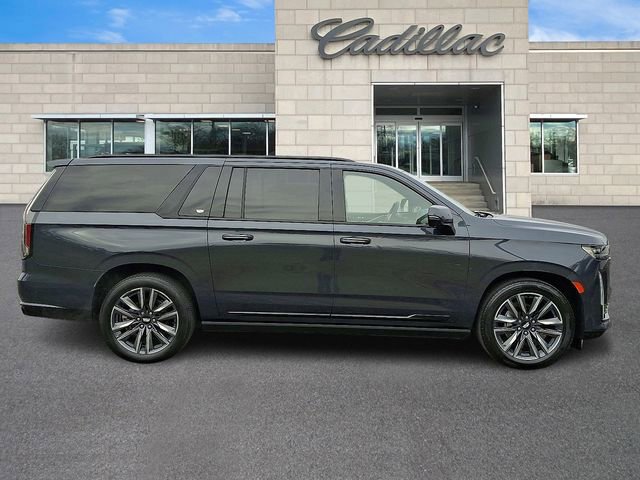 Used 2022 Cadillac Escalade ESV Sport w/ Touring Package image 9