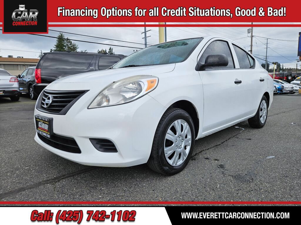 Used 2014 Nissan Versa S FWD image 1