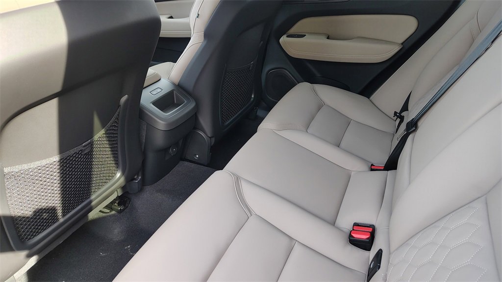 New 2026 Volvo XC60 B5 Plus w/ Protection Package Premier image 27