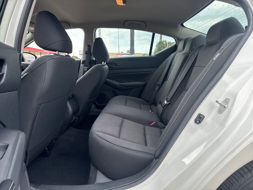 Used 2025 Nissan Altima 2.5 SV FWD image 13