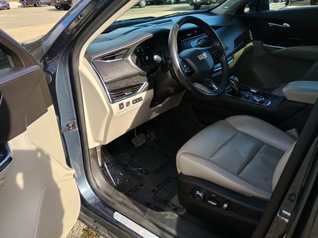 Used 2019 Cadillac XT4 Premium Luxury image 25