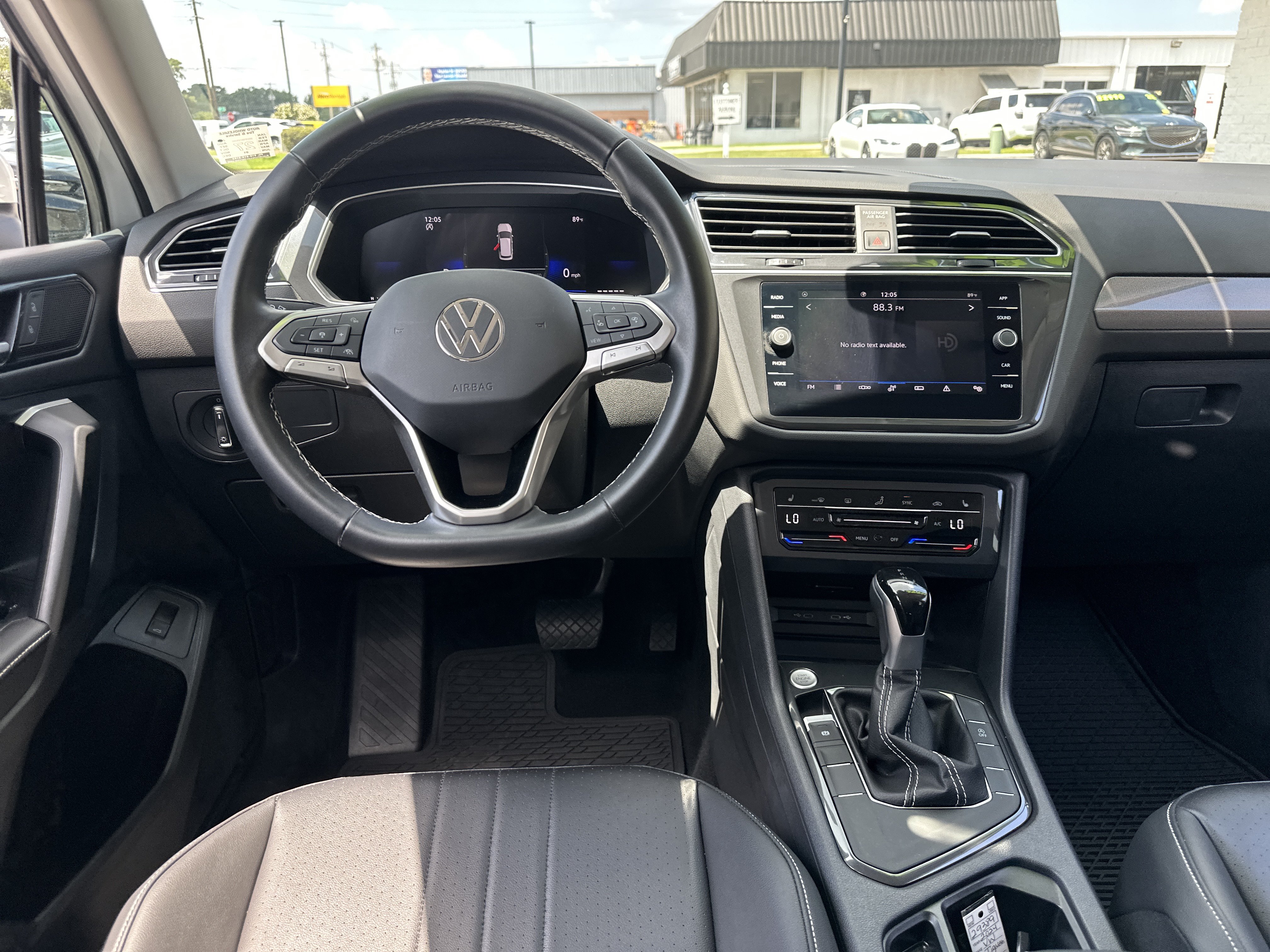 Used 2024 Volkswagen Tiguan SE FWD image 15