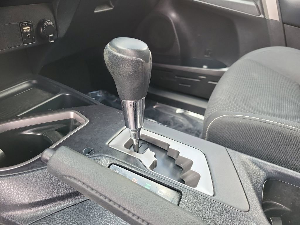 Used 2017 Toyota RAV4 XLE w/ Carpet Mat Package image 31