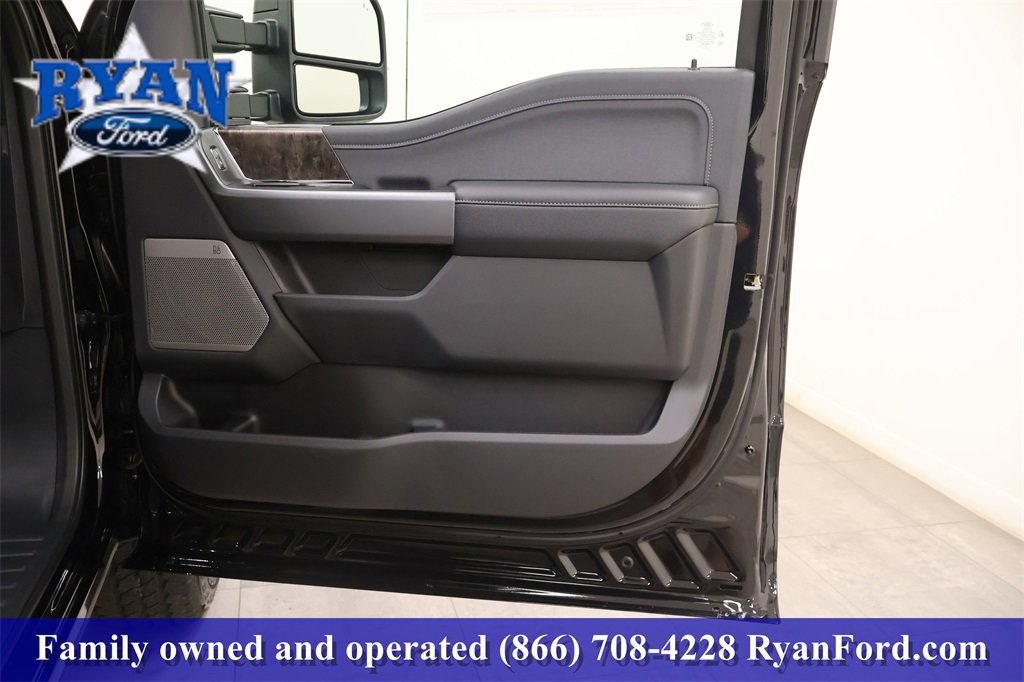 New 2026 Ford F250 Lariat w/ FX4 Off-Road Package image 15