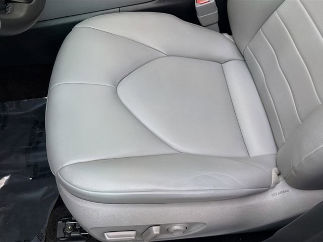 Used 2023 Toyota Highlander XLE AWD/4WD image 19
