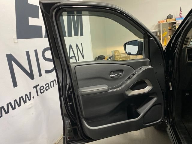 Used 2024 Nissan Frontier SV w/ Hardbody Edition AWD/4WD image 8