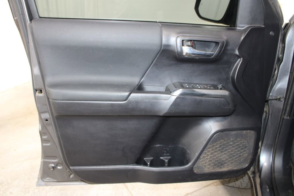 Used 2020 Toyota Tacoma TRD Off-Road w/ TRD Premium Off Road Package image 21