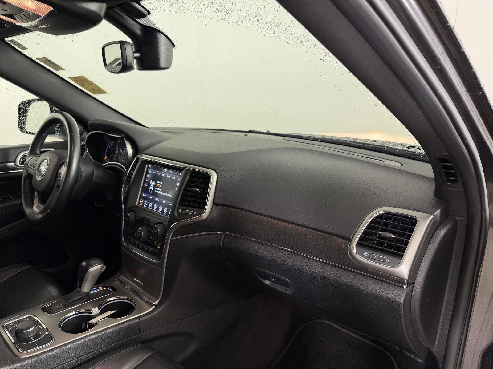 Used 2018 Jeep Grand Cherokee Limited w/ Trailer Tow Group IV AWD/4WD image 18