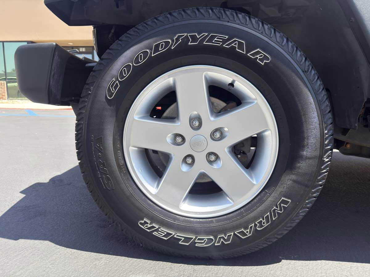 Used 2013 Jeep Wrangler Unlimited Sport image 14