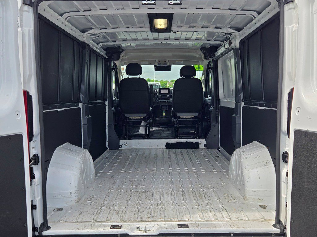 Used 2025 RAM ProMaster 2500 w/ Convenience Group FWD image 12