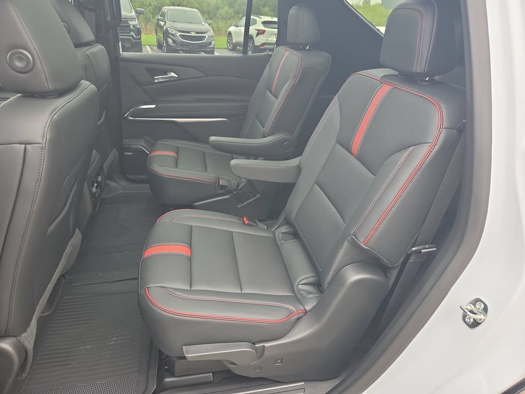 New 2027 Chevrolet Traverse RS w/ LPO, Floor Liner Package AWD/4WD image 28