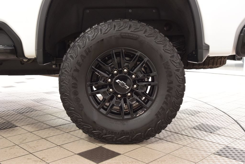 Used 2024 Chevrolet Silverado 2500 ZR2 w/ Technology Package AWD/4WD image 25
