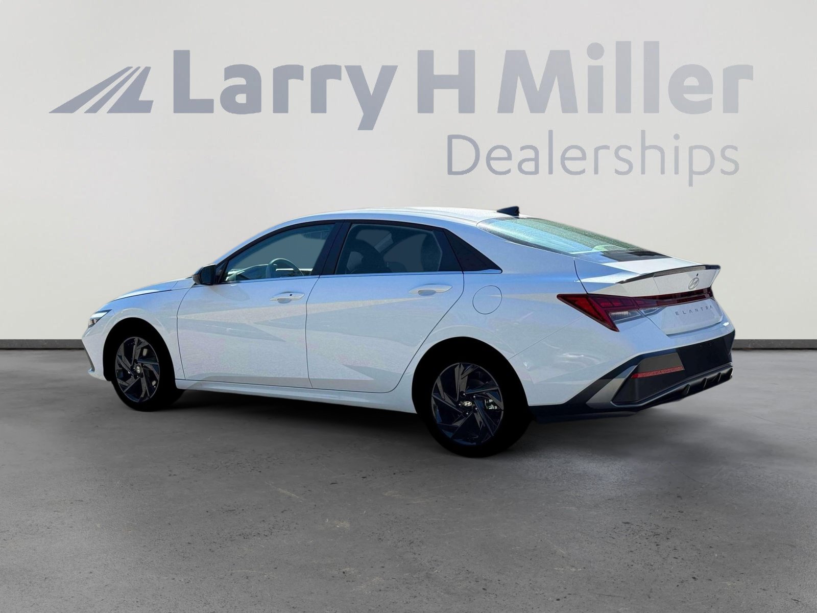 New 2026 Hyundai Elantra SEL Sport FWD image 4