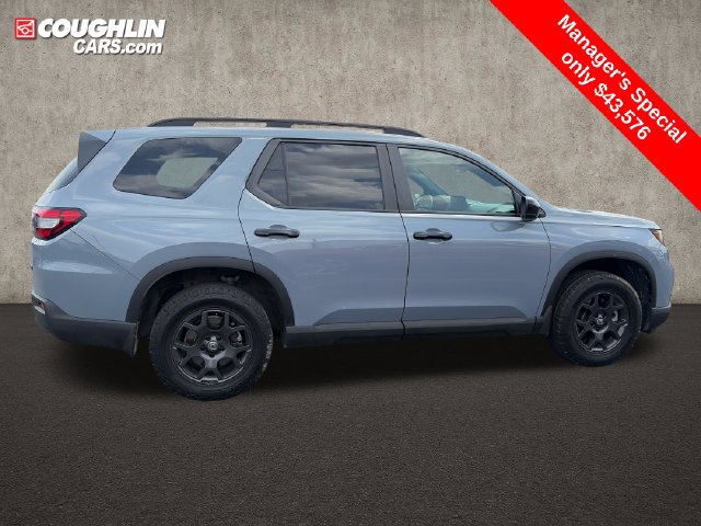 Used 2025 Honda Pilot TrailSport image 10