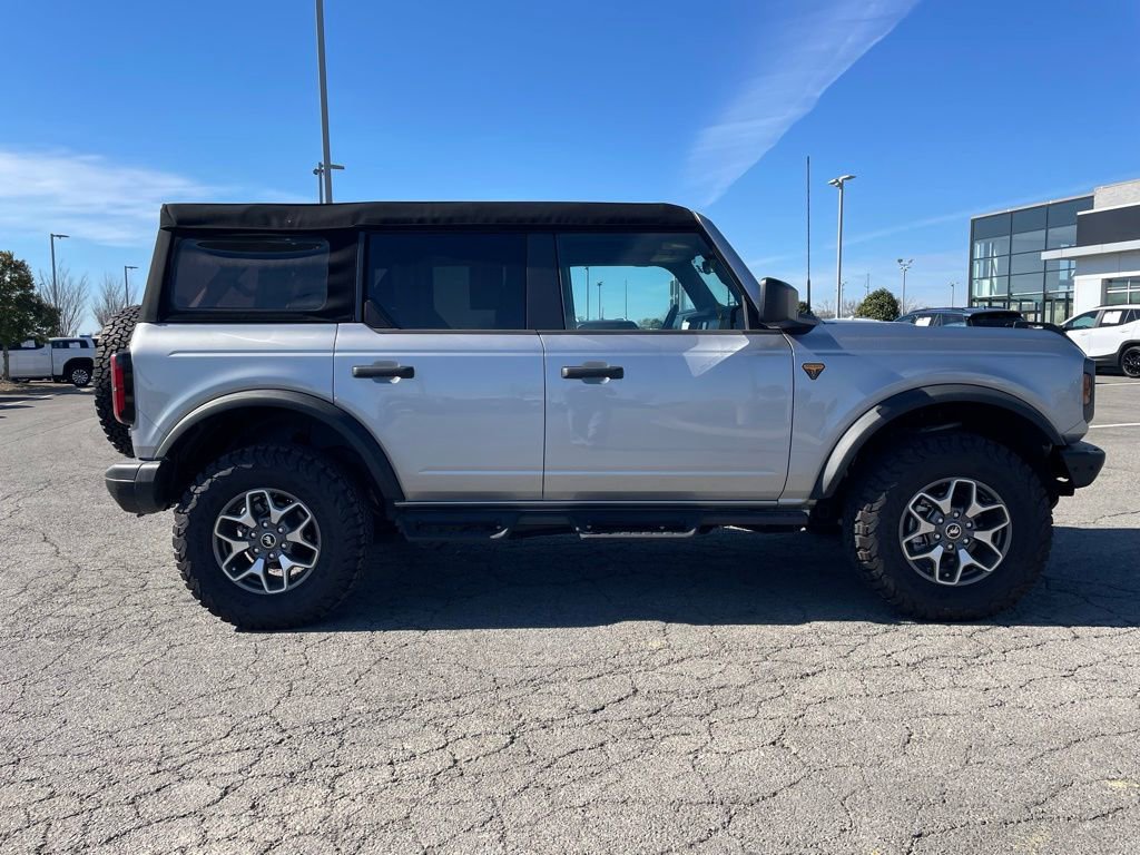 Used 2024 Ford Bronco Badlands image 10