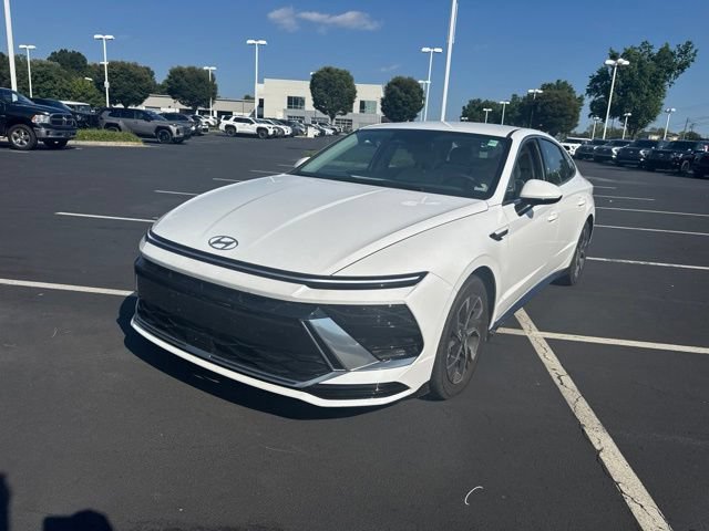 Used 2025 Hyundai Sonata SEL FWD image 9