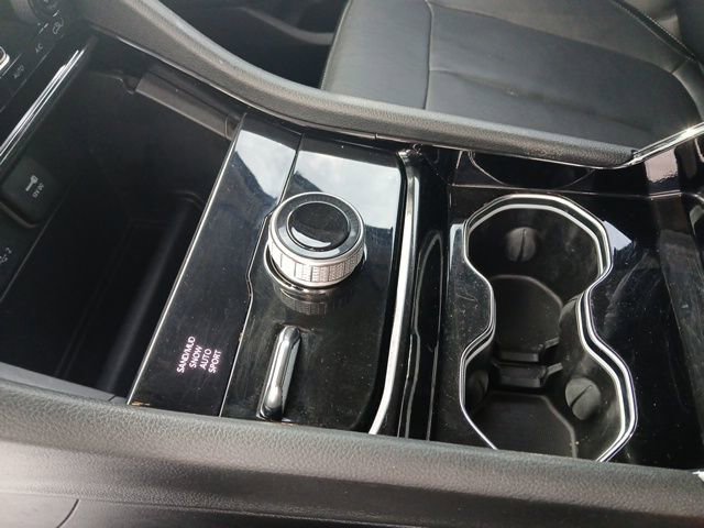 Used 2023 Jeep Grand Cherokee Limited w/ Black Appearance Package AWD/4WD image 27