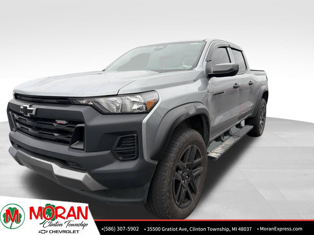 Used 2025 Chevrolet Colorado Trail Boss AWD/4WD image 2