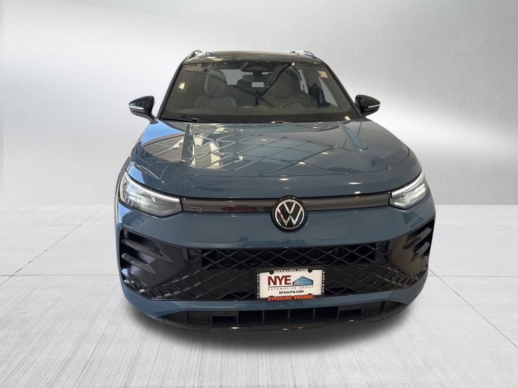 New 2025 Volkswagen Tiguan SE R-Line image 8