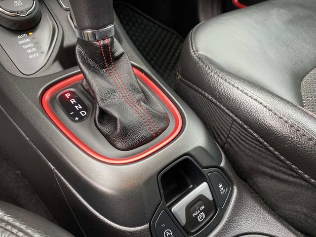 Used 2020 Jeep Compass Trailhawk image 14