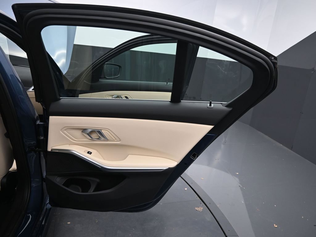 Certified 2025 BMW 330i Sedan w/ Premium Package image 22