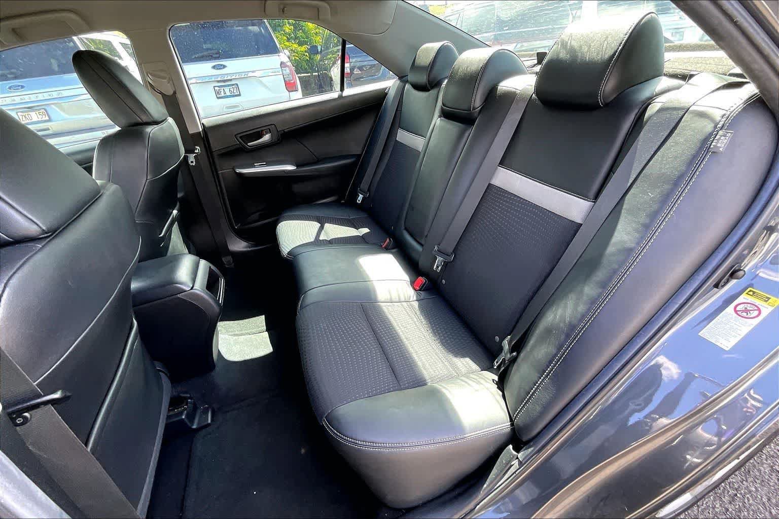 Used 2012 Toyota Camry SE FWD image 29