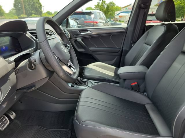 Used 2024 Volkswagen Tiguan SE R-Line AWD/4WD image 20