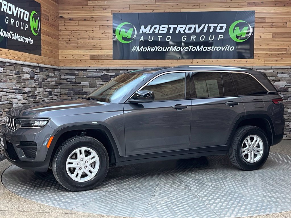 Used 2023 Jeep Grand Cherokee Laredo w/ Luxury Tech Group I AWD/4WD image 10