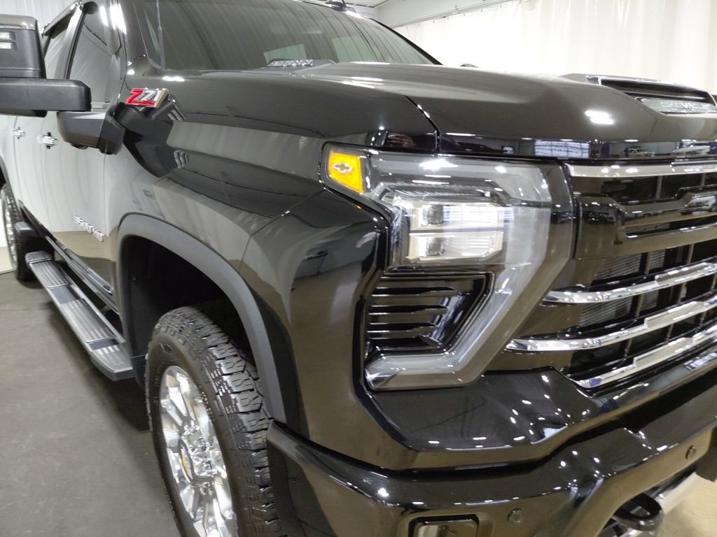 Certified 2025 Chevrolet Silverado 3500 LT w/ Z71 Chrome Sport Edition image 14
