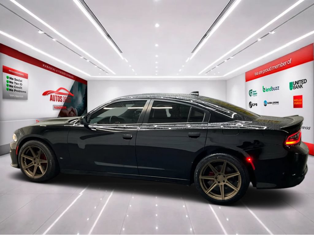 Used 2023 Dodge Charger SXT w/ Blacktop Package RWD image 4