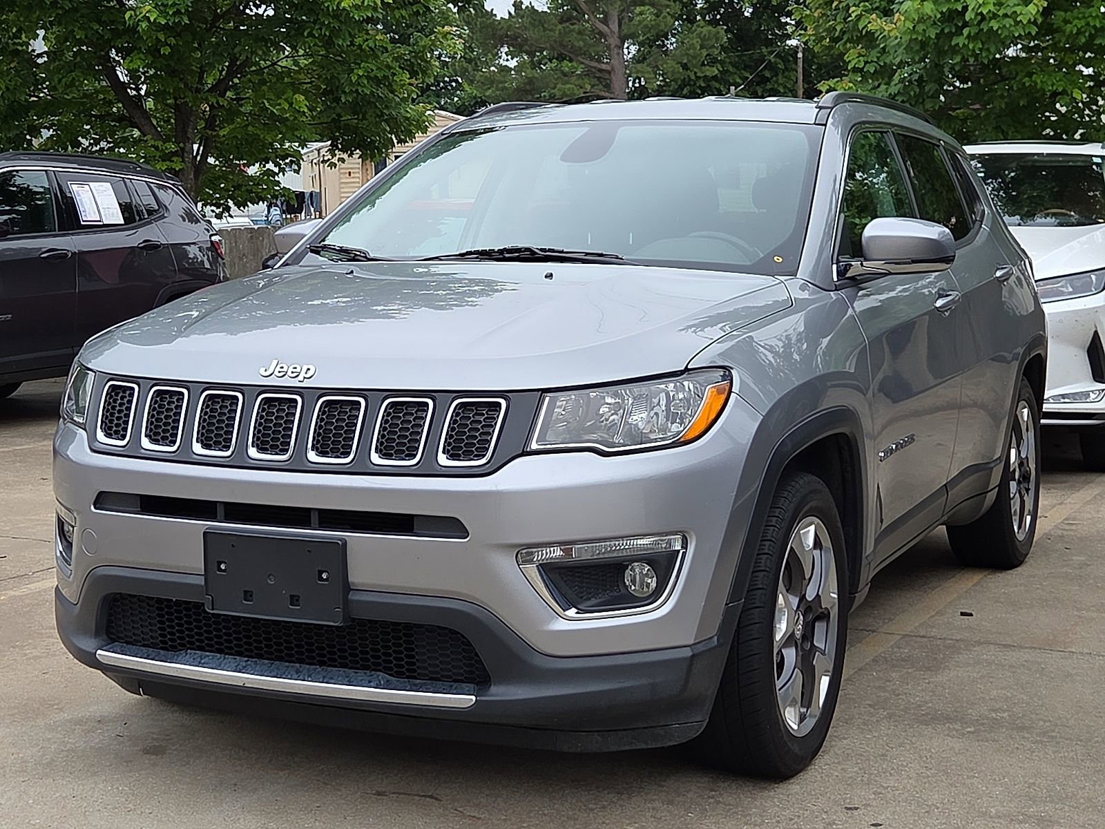 Used 2020 Jeep Compass Limited FWD image 2