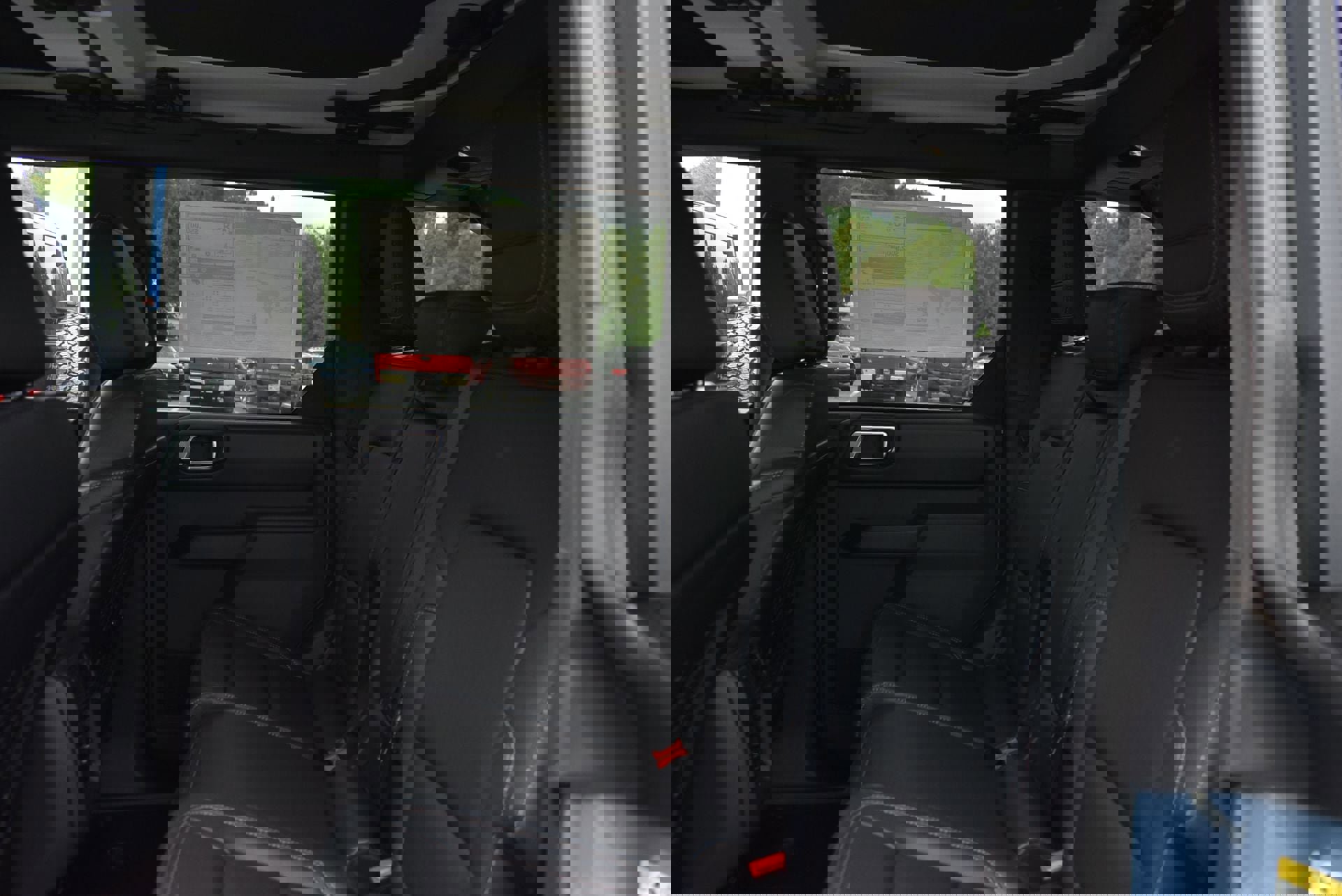 New 2025 Ford Bronco Badlands image 11