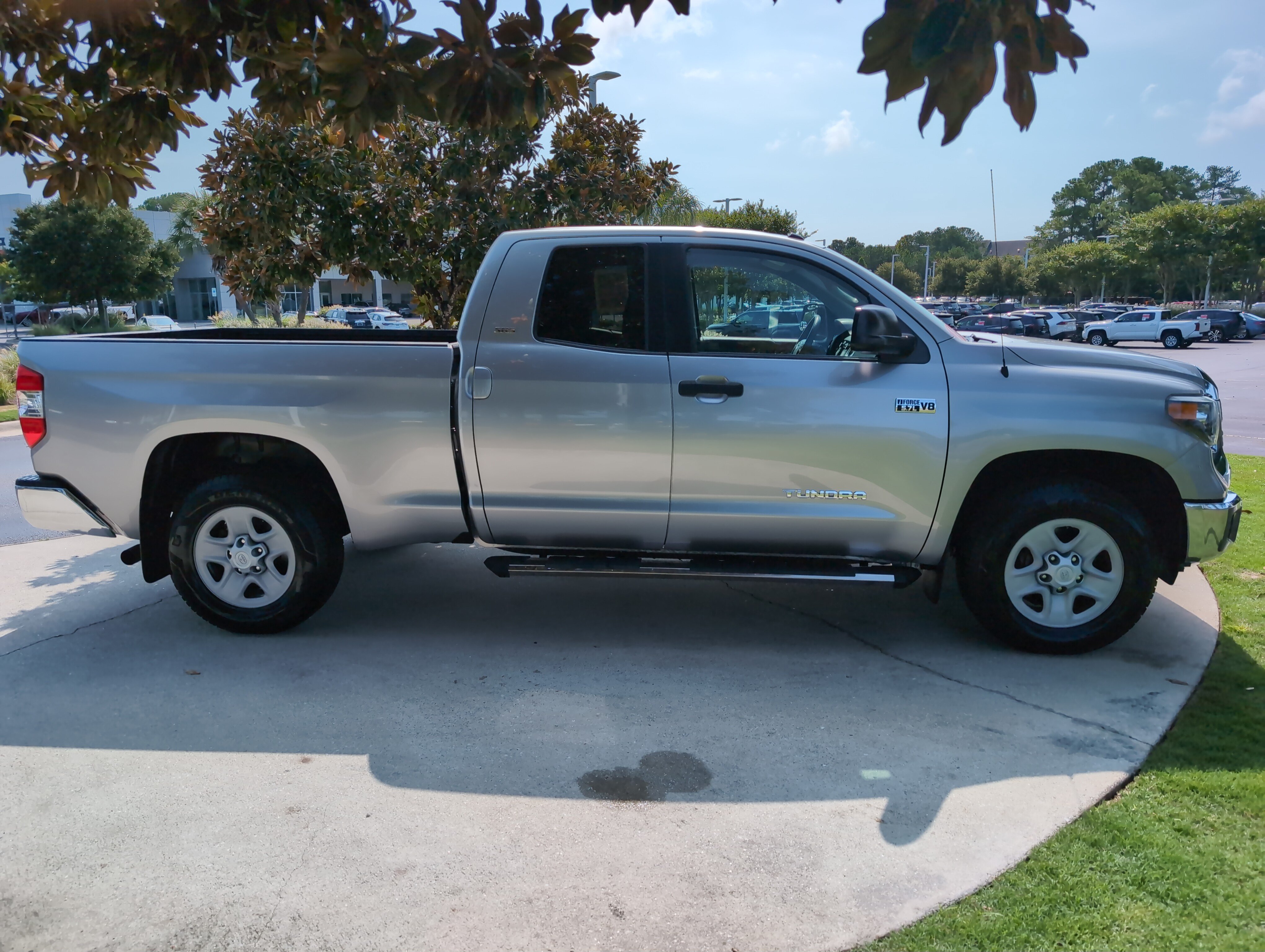 Used 2019 Toyota Tundra SR5 w/ SR5 Upgrade Package RWD image 11
