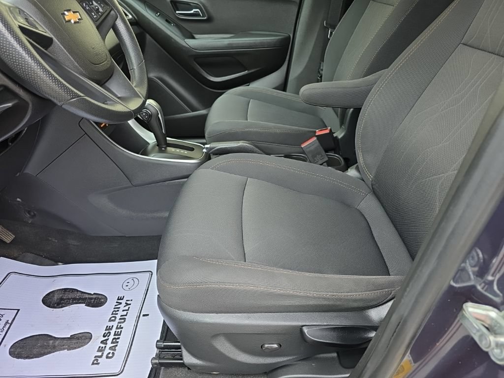 Used 2018 Chevrolet Trax LT AWD/4WD image 2