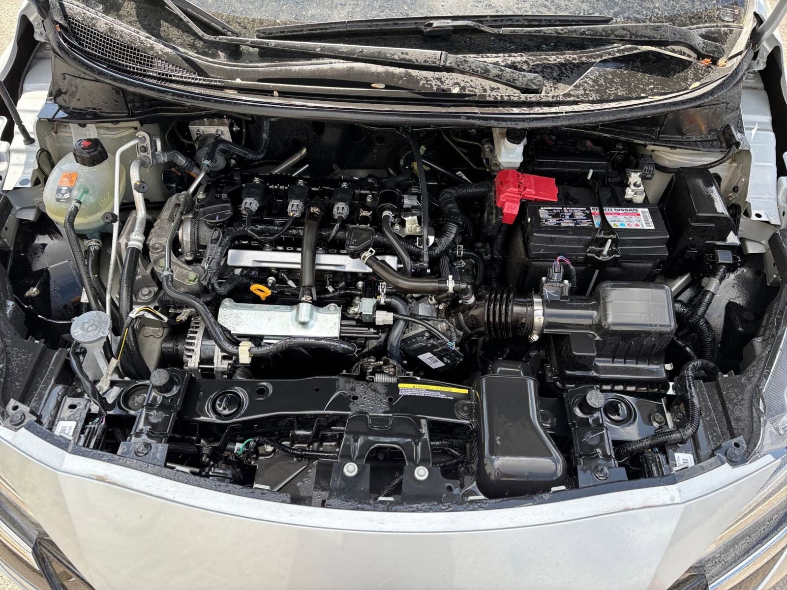 Used 2025 Nissan Versa SV FWD image 30