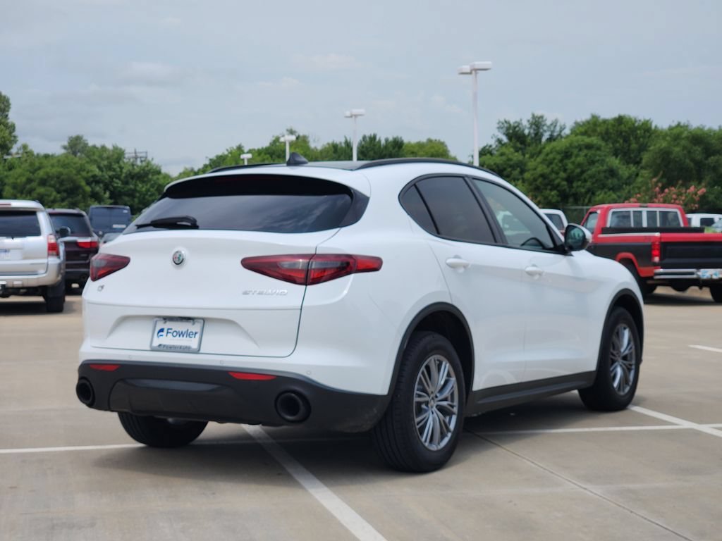 Used 2023 Alfa Romeo Stelvio Sprint AWD/4WD image 7