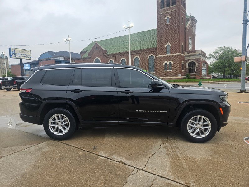 Used 2022 Jeep Grand Cherokee L Laredo w/ Luxury Tech Group I AWD/4WD image 8