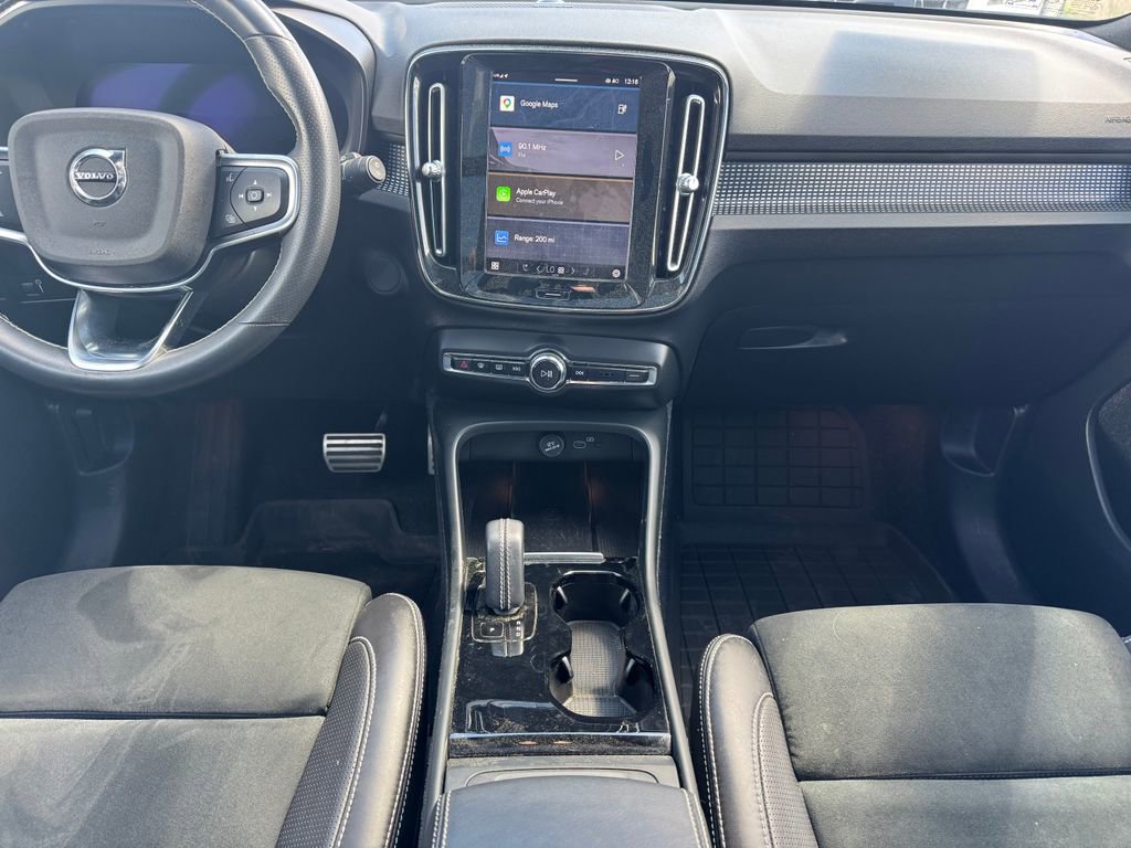 Used 2021 Volvo XC40 P8 Recharge w/ Advanced Package image 10