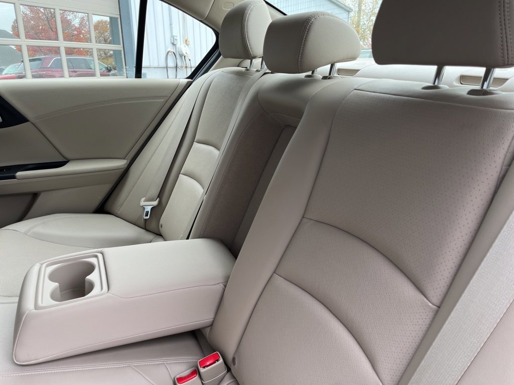 Used 2017 Honda Accord Touring image 49