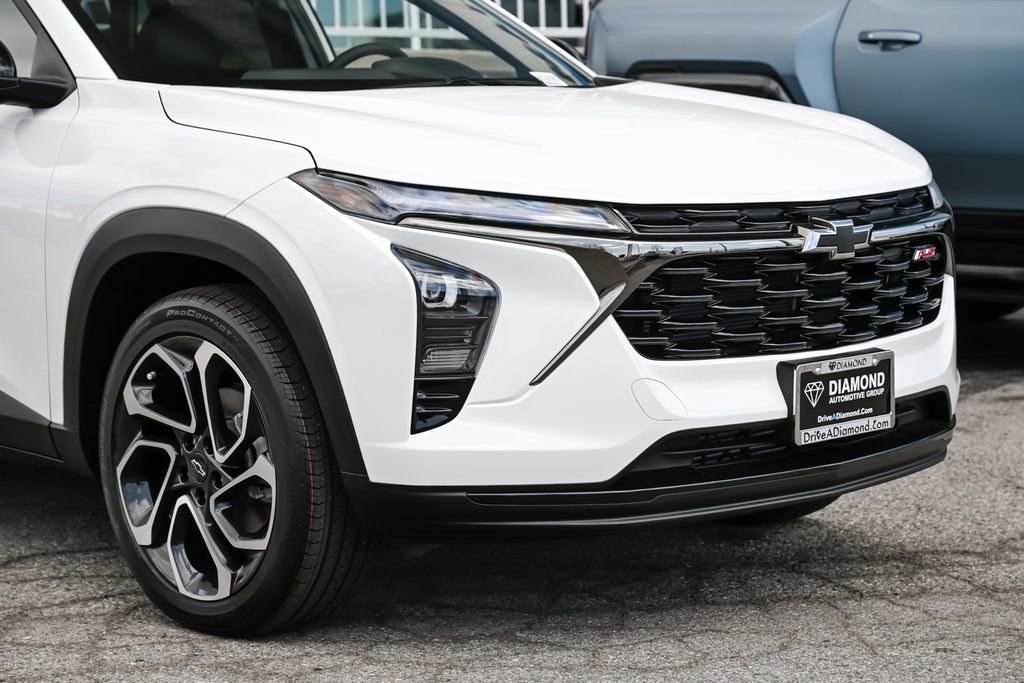 New 2026 Chevrolet Trax RS w/ Sunroof Package FWD image 9