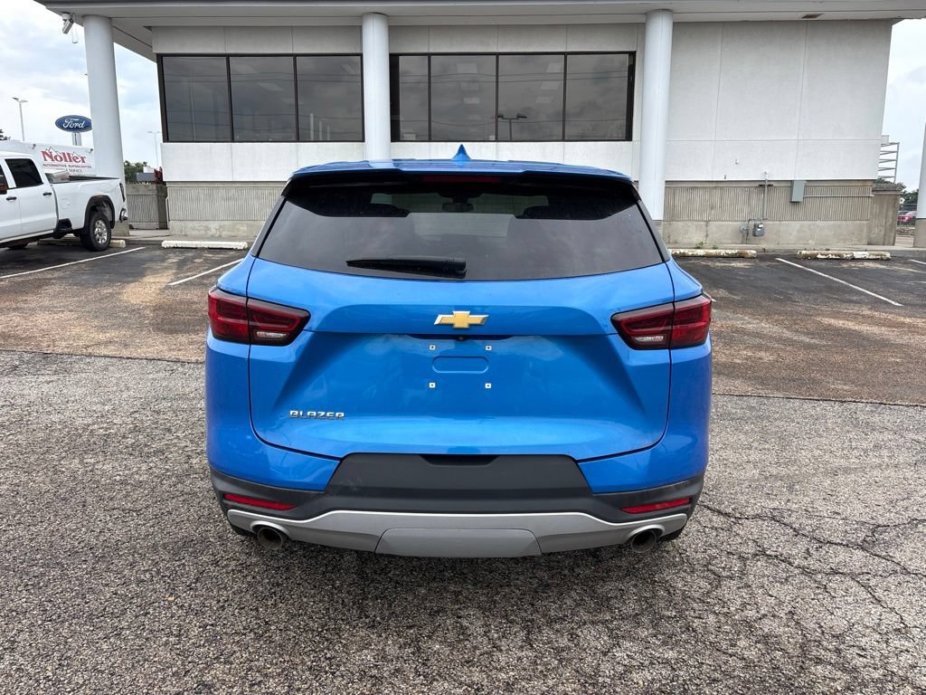 Used 2024 Chevrolet Blazer LT FWD image 6
