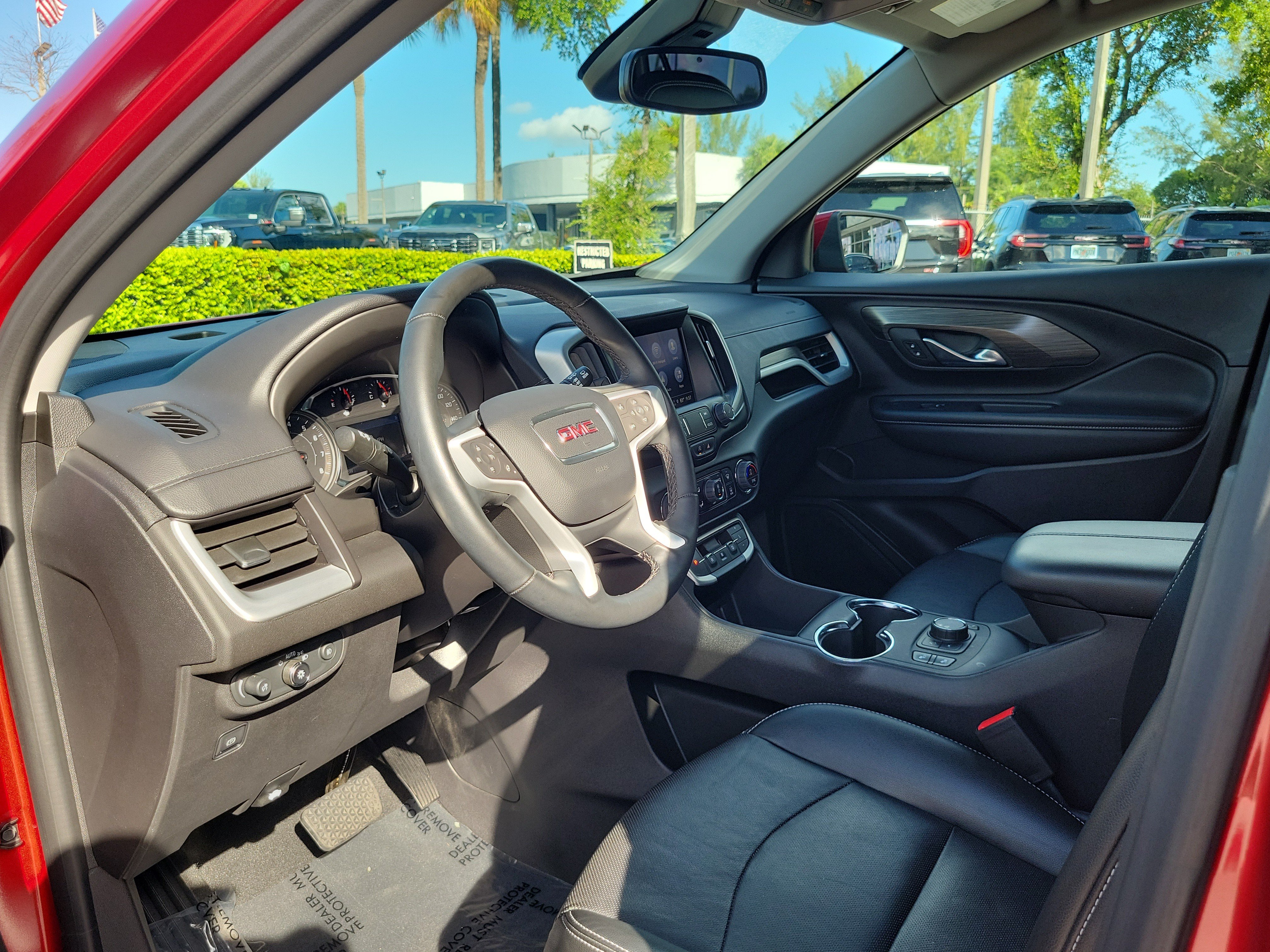 Used 2024 GMC Terrain SLT FWD image 11