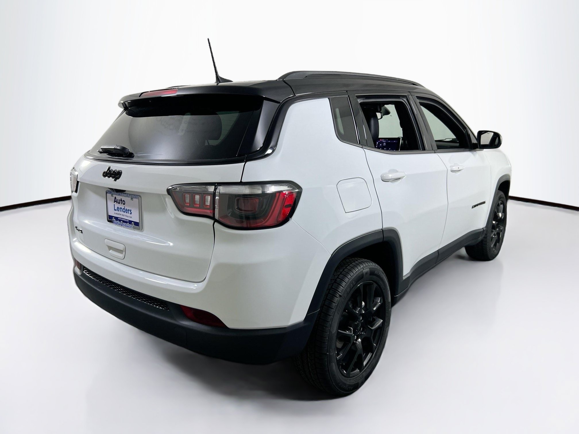 Used 2022 Jeep Compass Latitude AWD/4WD image 5