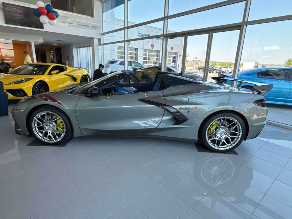Used 2022 Chevrolet Corvette Stingray Premium Conv w/ Z51 Performance Package RWD image 29