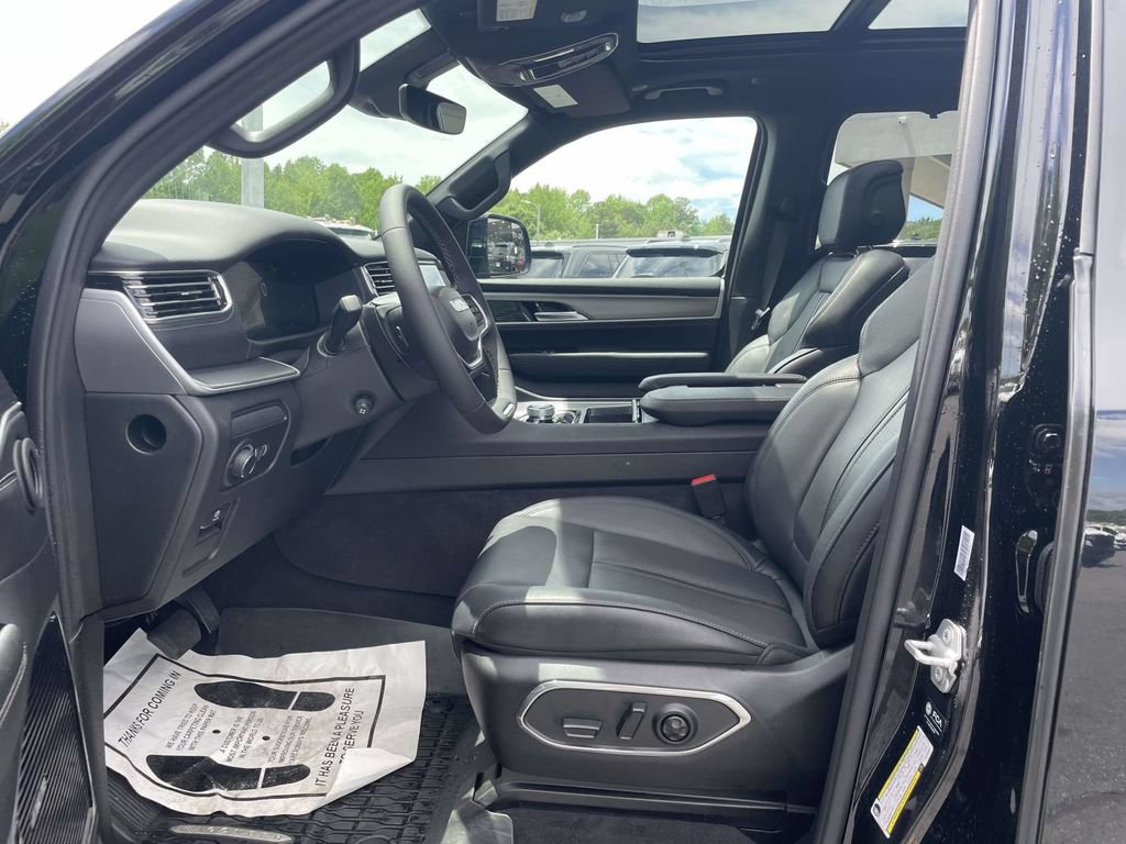 New 2026 Jeep Grand Wagoneer Limited AWD/4WD image 27