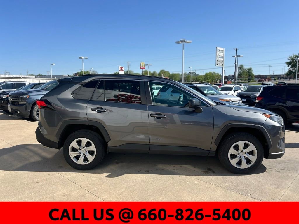 Used 2020 Toyota RAV4 LE FWD image 4